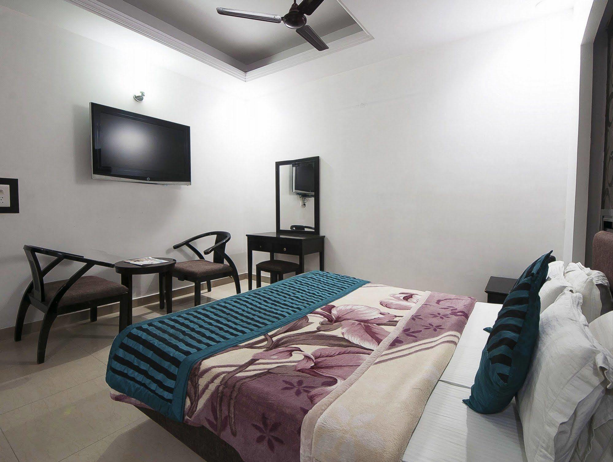 Hotel Sunrise Delhi  Bagian luar foto
