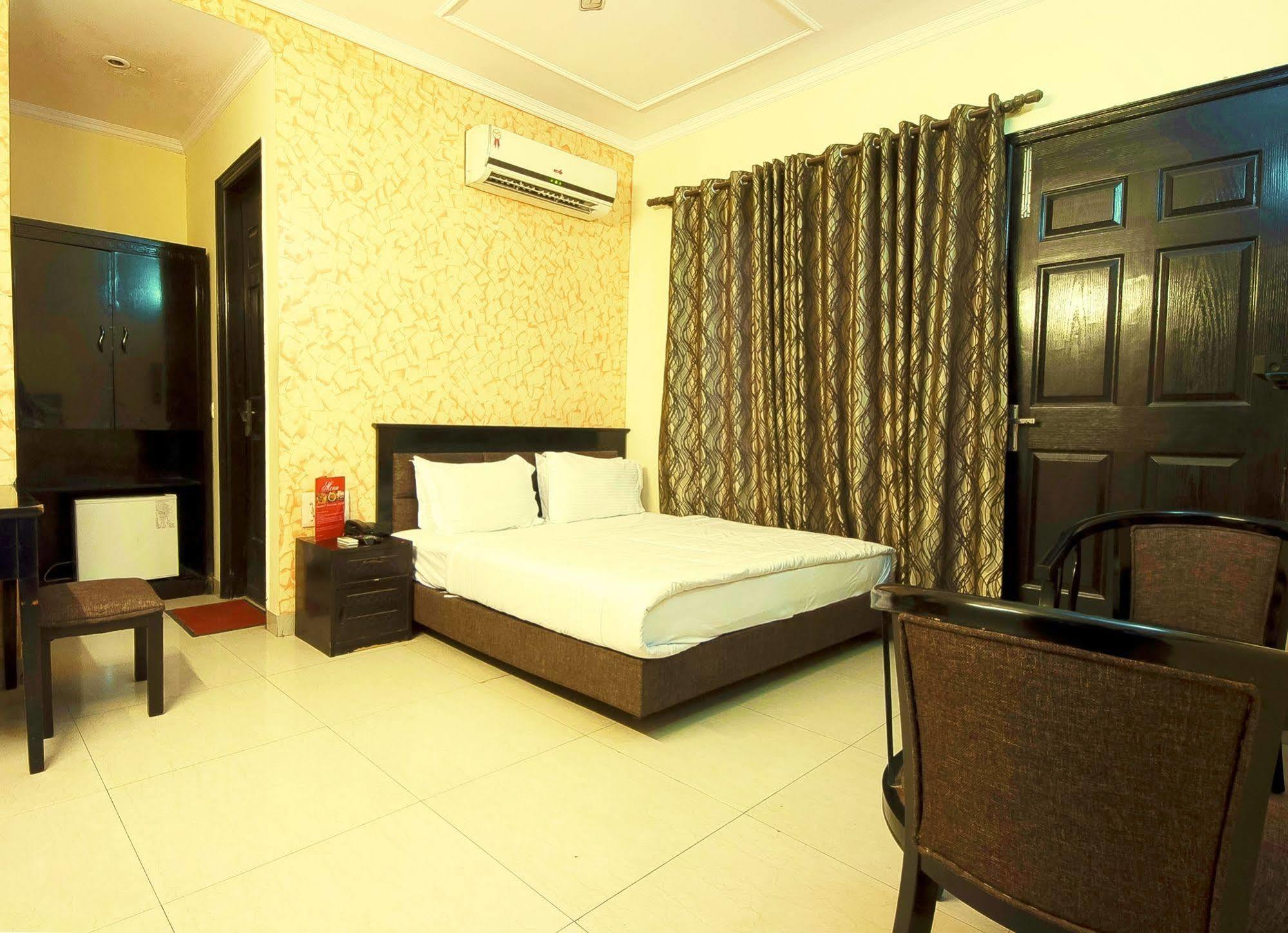 Hotel Sunrise Delhi  Bagian luar foto