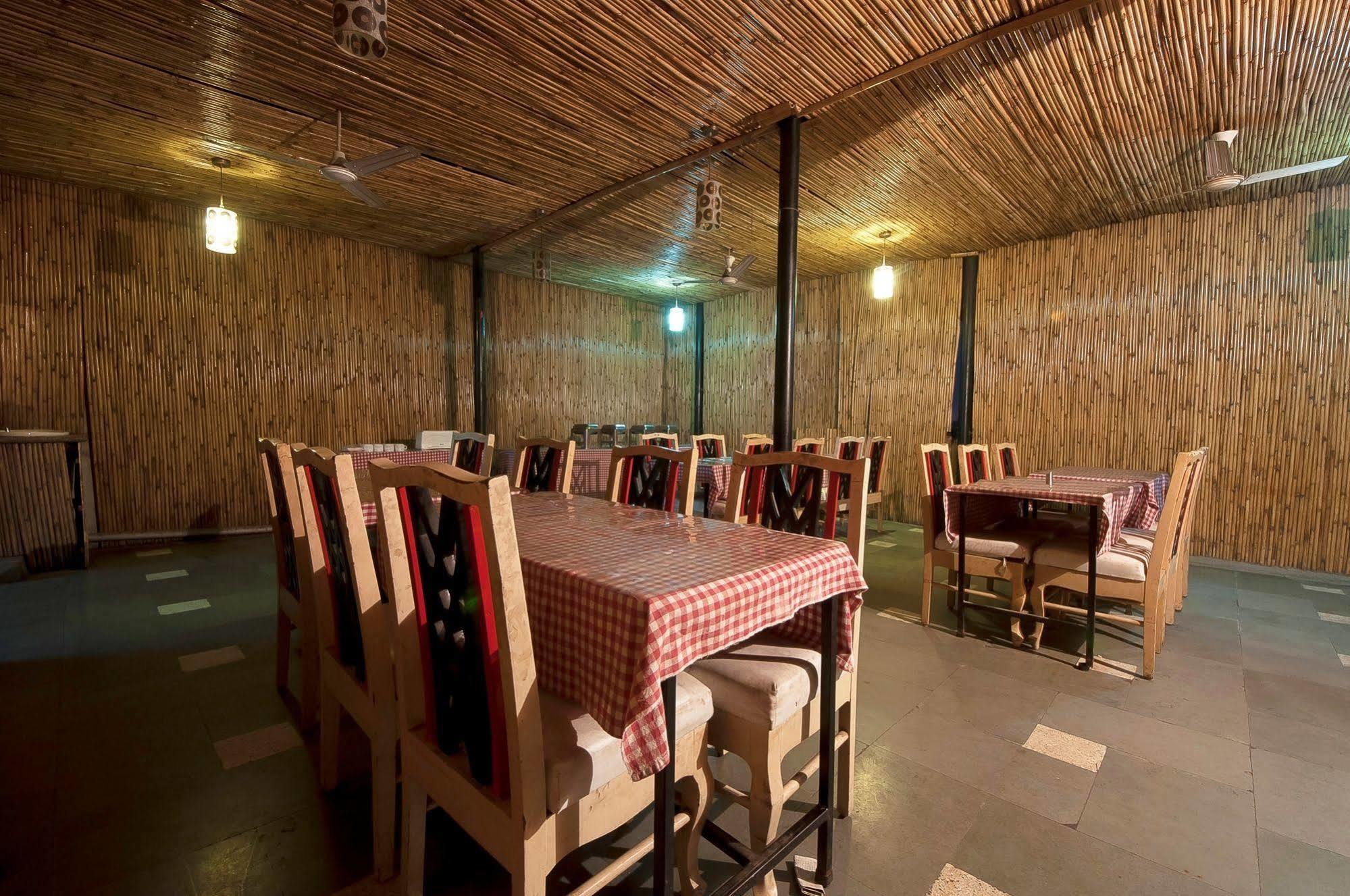 Hotel Sunrise Delhi  Bagian luar foto