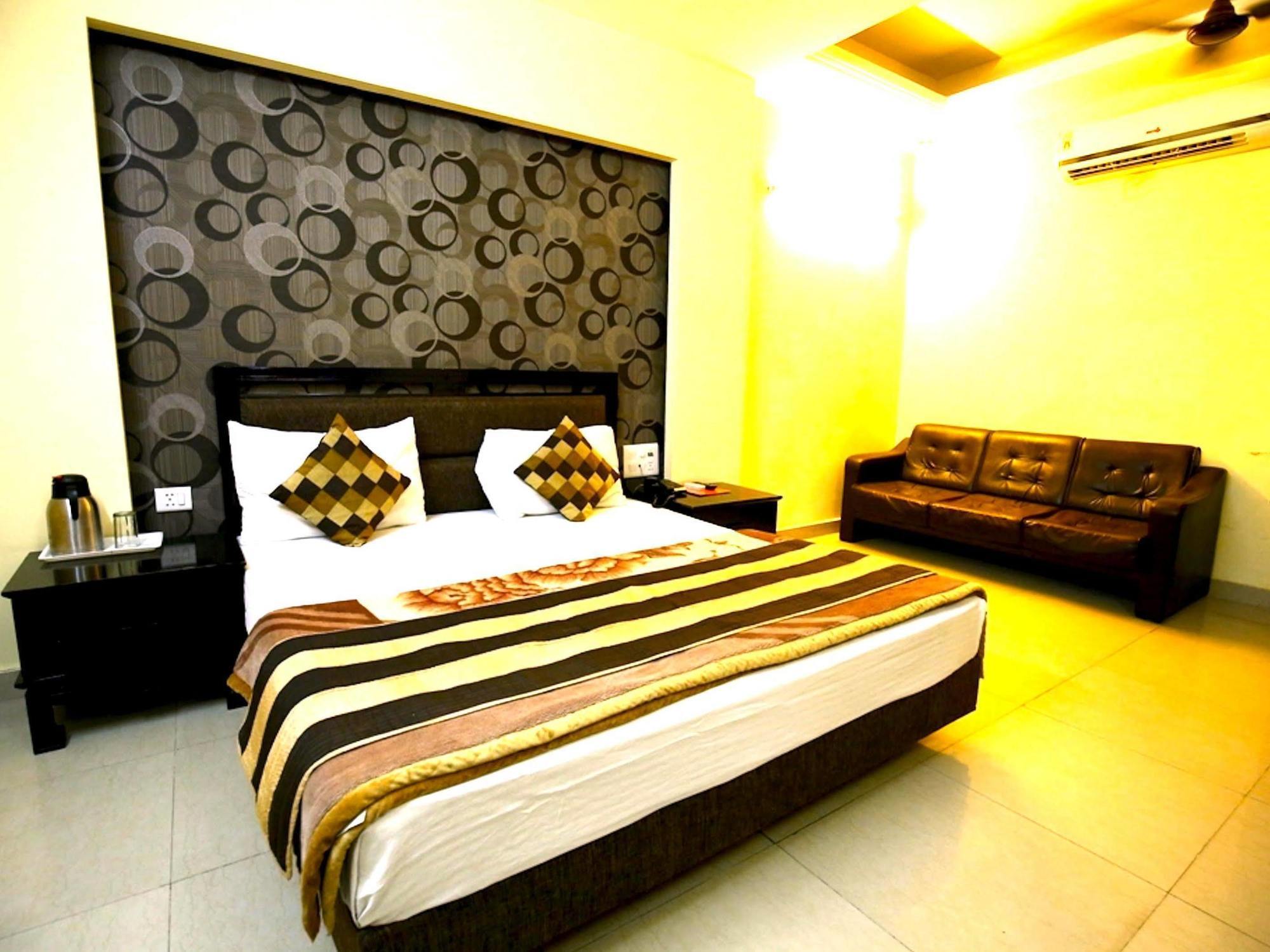 Hotel Sunrise Delhi  Bagian luar foto